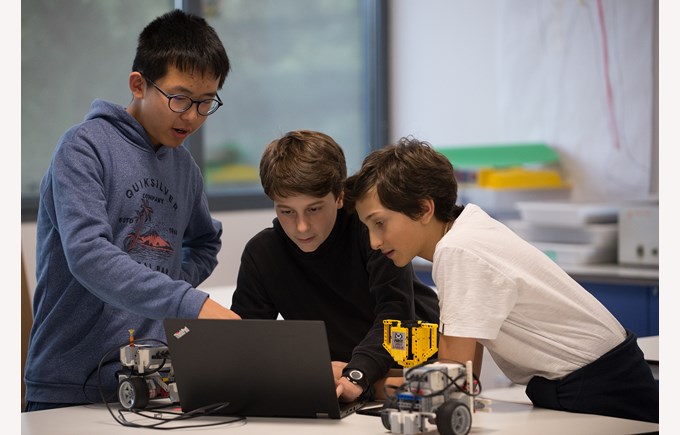 Robotics club STEAM 2020 Secondary boys collaboration computer