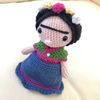 learning assistant crochet doll Frida Kahlo