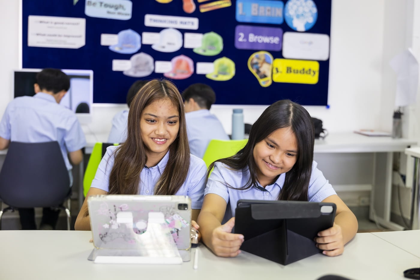 International School Scholarships Thailand | Regents Pattaya - Feature Cards Pattern