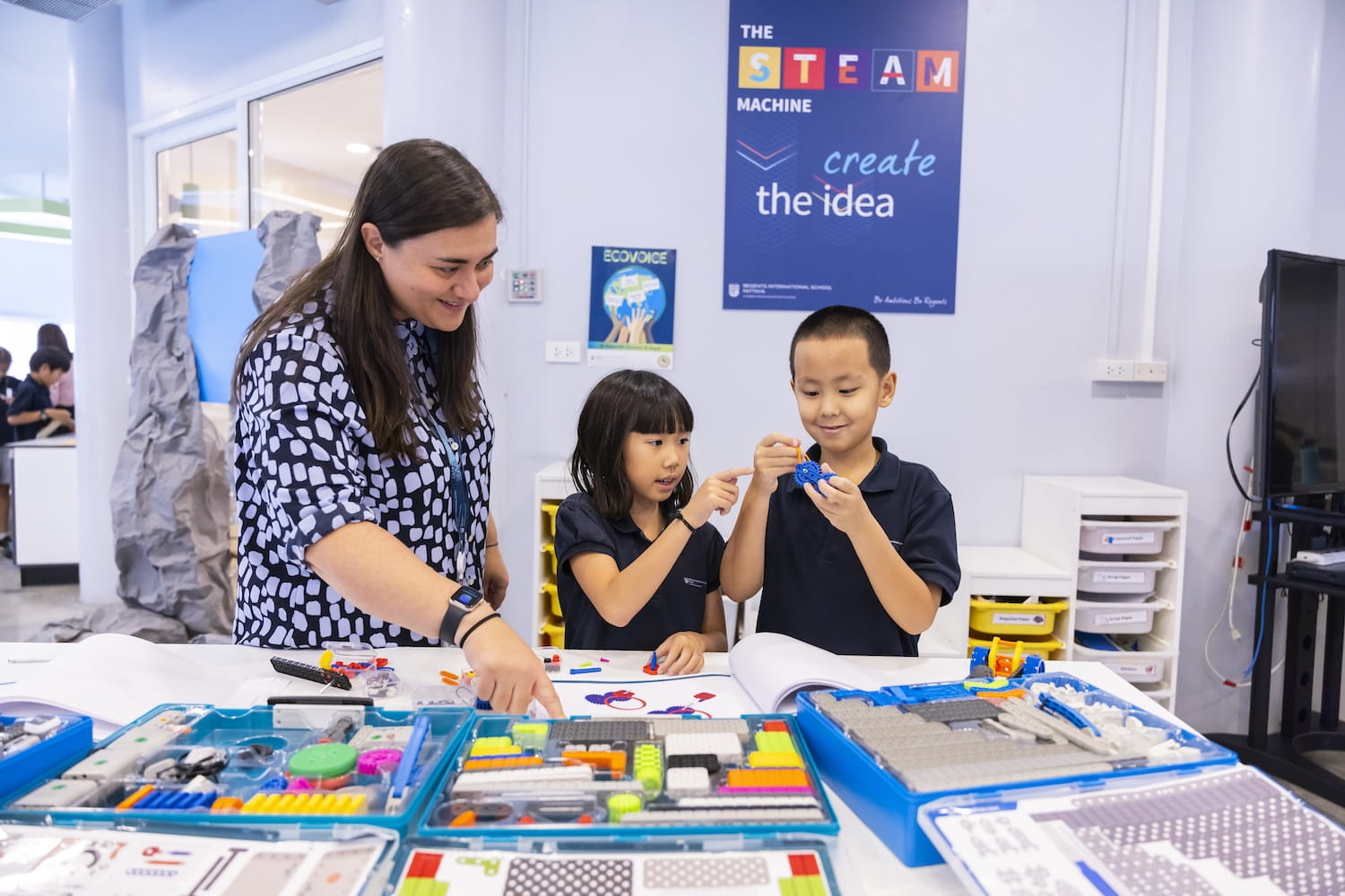 Regents Pattaya Staff | Regents International School Pattaya - 02 Image-50-50