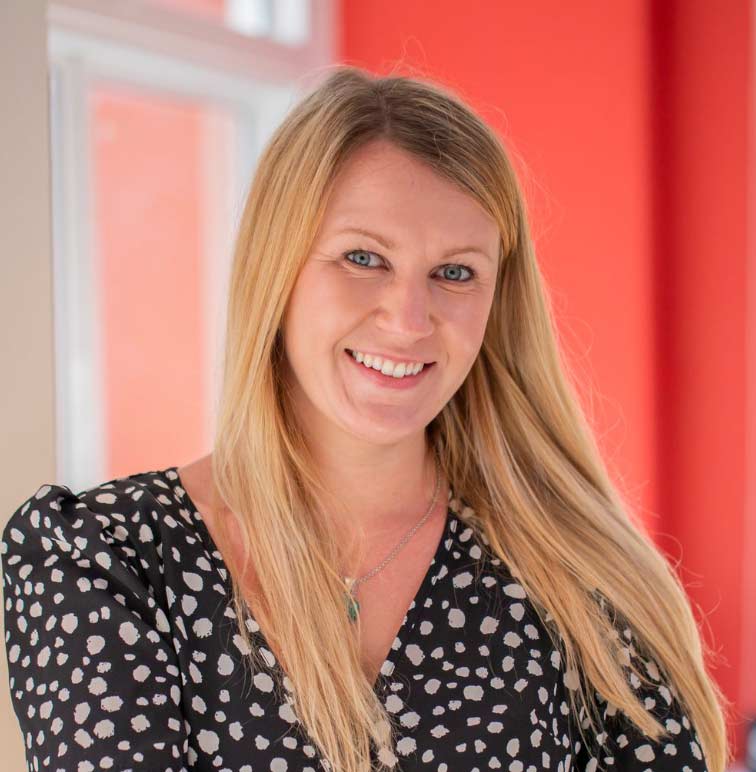 Regents Pattaya Staff | Regents International School Pattaya - Feature Cards Tabs