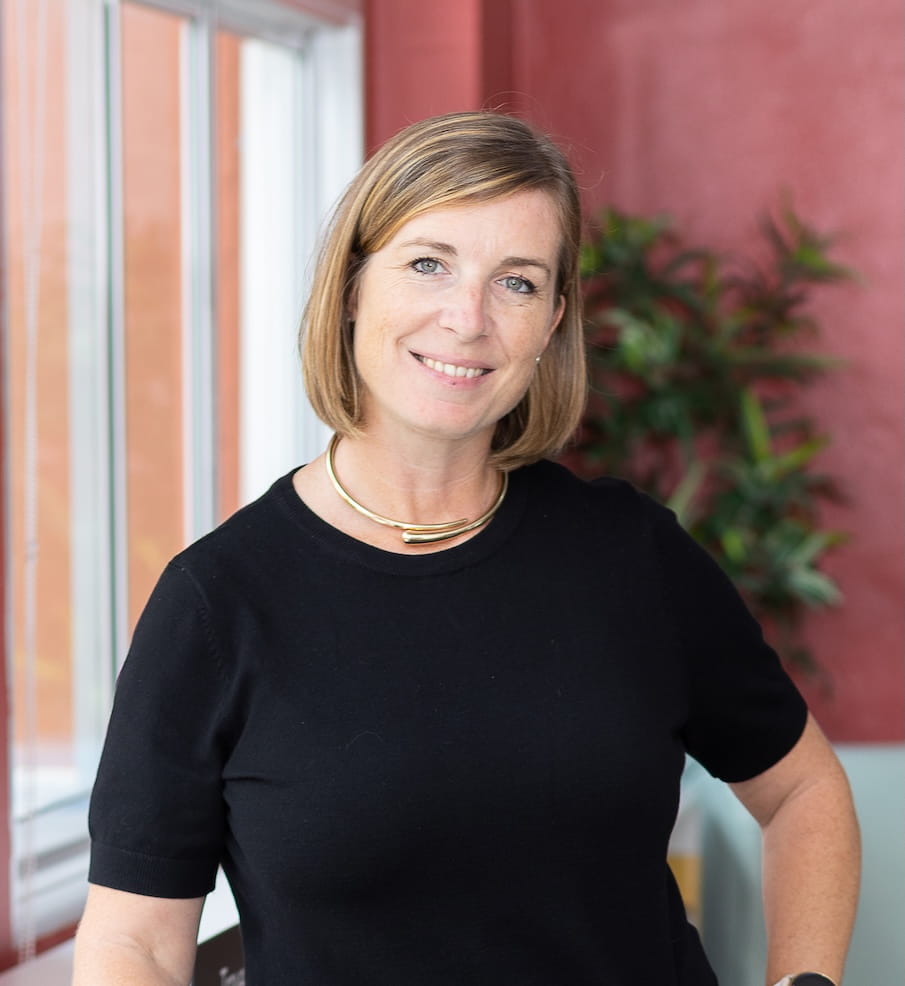 Regents Pattaya Staff | Regents International School Pattaya - Feature Cards Tabs