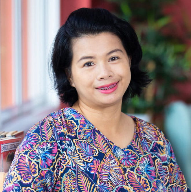 Boarding School in Thailand | Regents Pattaya - Feature Cards Pattern