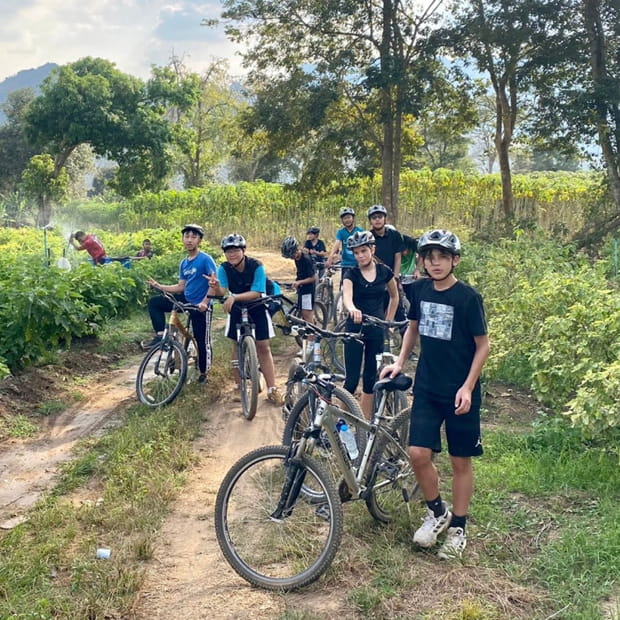 Regents International School Pattaya | IB and A-Level School - Feature Cards Pattern