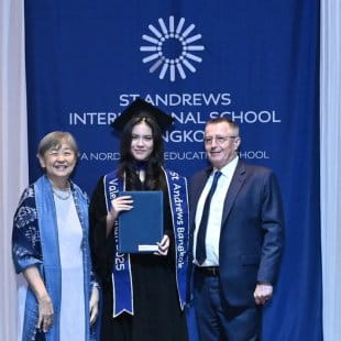 St Andrews International School Bangkok | Nord Anglia Education - Feature Cards Pattern