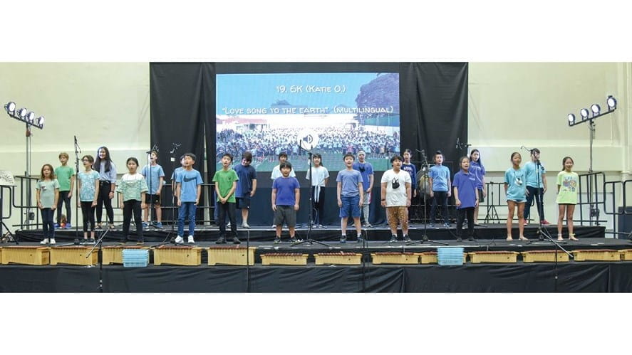 Hero Image Singing02