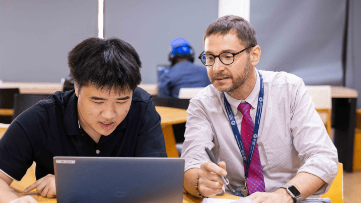 How to choose subjects for university pathways  - choose subjects university st andrews bangkok