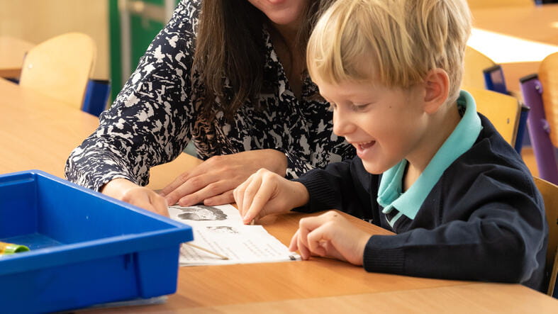 Open Days - Feature Cards Pattern - Open day EY